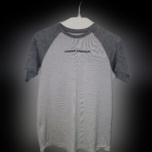 Under armour short sleeve shirt​